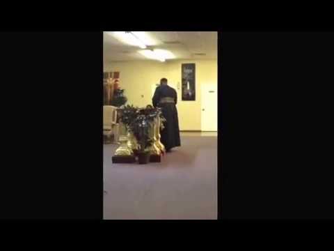 Apostle Freddie Scott preaching, "SHAKE IT OFF!!!!"  Acts 28:1-10