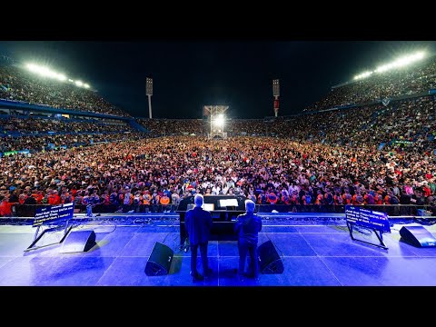 Franklin Graham Shares the Gospel with Nearly 75,000 in Buenos Aires, Argentina